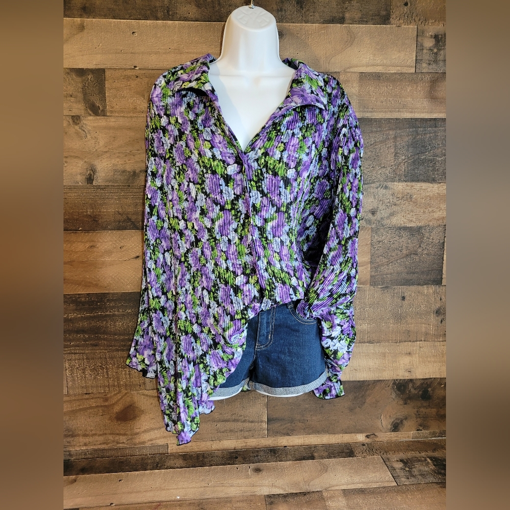 Womans Lavender Floral Blouse size 2X/ 3X Accordion Ribbed